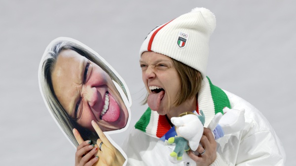 Olimpiadi Milano-Cortina 2026, short track, l’Italia vola in casa: oro olimpico nella staffetta mista e Fontana entra nella leggenda