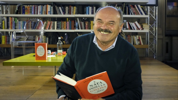 Oscar Farinetti a RTL 102.5: “Molti giovani si sentono sfruttati e hanno ragione, bisogna introdurre lo stipendio di 1.500€ netti al mese per il primo lavoro”
