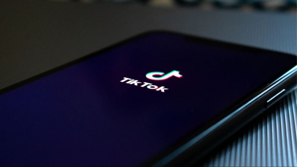Palermo, prova estrema di soffocamento su TikTok, bimba 10 anni finisce in rianimazione, è in condizioni critiche
