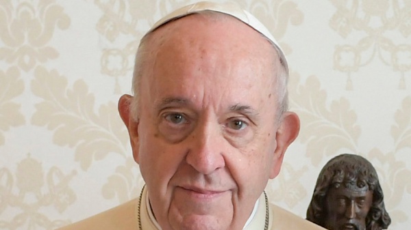 Papa Francesco durante l'Angelus, Dio mostri la strada per porre fine alla folle guerra in Ucraina