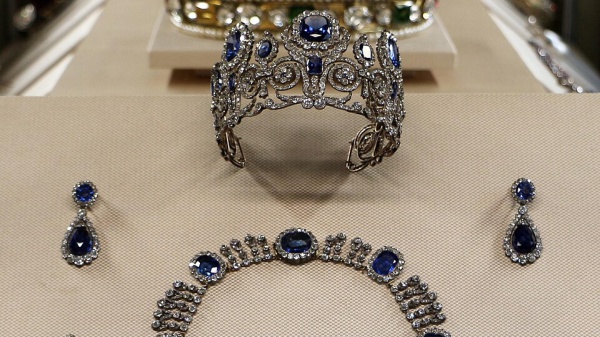 Parigi, fermate due persone sospettate di far parte della banda del Louvre