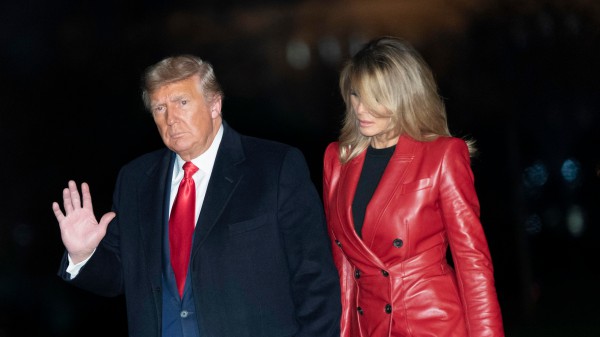 Parola d'ordine di Joe Biden "unire l'America" e il neo-presidente cancella molti provvedimenti decisi da Donald Trump