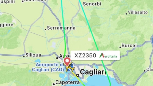 Paura sul volo Cagliari - Milano, "problemi ad un motore": l'aereo è costretto a tornare indietro
