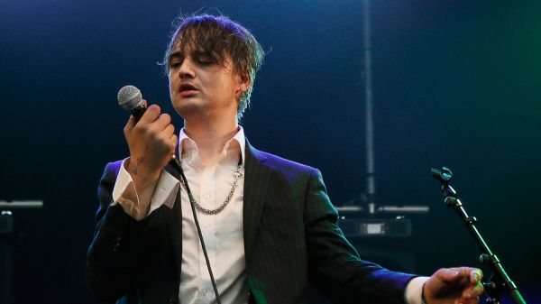 Pete Doherty, il cantante fermato per droga a Parigi