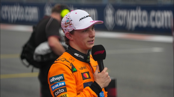 Piastri vince a Miami, disastro Ferrari, bene Kimi Antonelli, sesto al traguardo