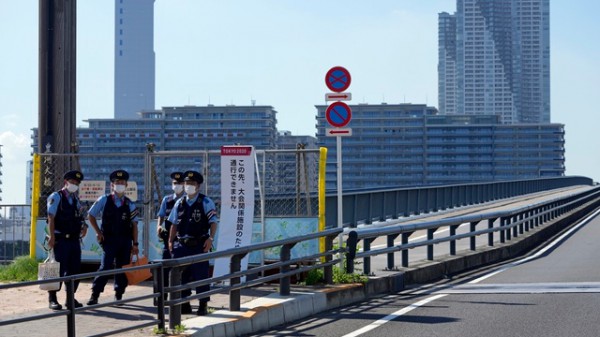 Picco di contagi a Tokyo alla vigilia delle Olimpiadi, sobria la cerimonia di apertura