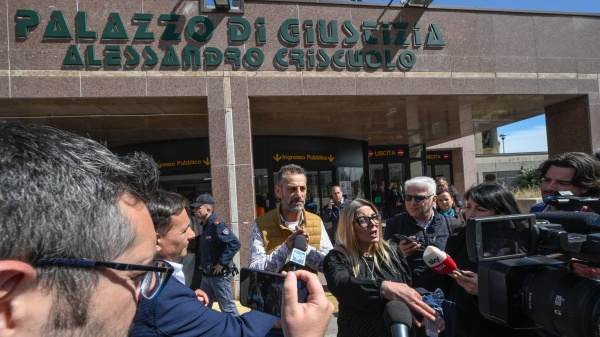 Processo omicidio Martina Carbonaro, caos in aula, la corte si aggiorna a fine giugno