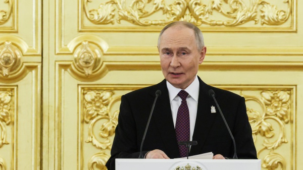 Putin alla parata della vittoria sul nazifascismo non fa passi indietro: tutta la Russia sostiene la guerra contro Kiev
