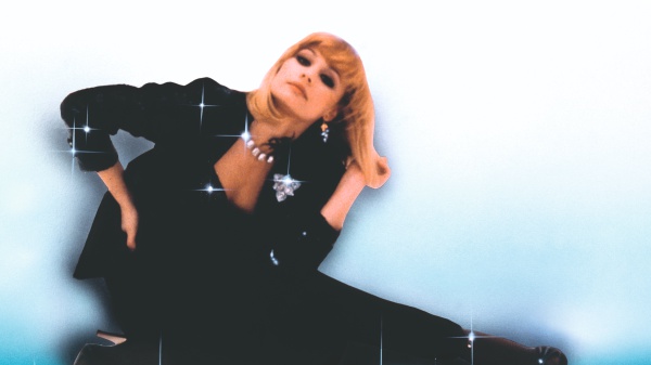 Raffaella Carrà avrebbe compiuto oggi 82 anni, due dischi nel giorno del suo compleanno. Ecco cosa c'è da sapere