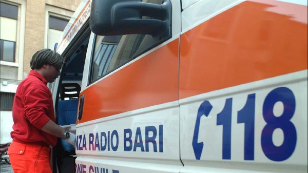 Ragazza aggredita a Bari pubblica un  video con il volto tumefatto
