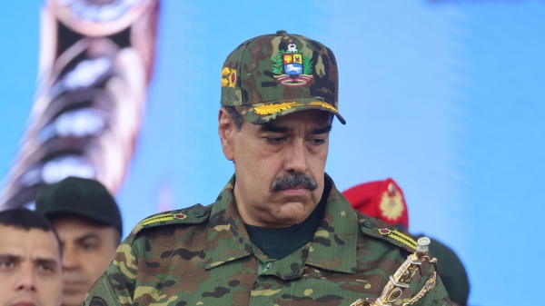 Raid aerei degli Stati Uniti, oggi, sul Venezuela. Catturati il presidente Maduro e la moglie portati fuori dal Paese