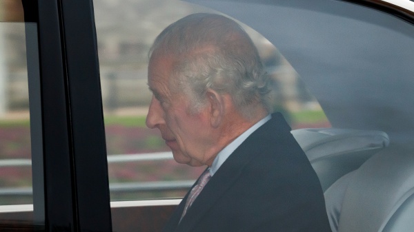 Re Carlo sta male per davvero? Ecco l'ultima spifferata che gira in Rete. Intanto i tabloid inglesi dicono che...