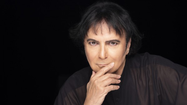 Renato Zero a RTL 102.5, esce oggi "Volume uno", terzo e ultimo capitolo della trilogia “Zerosettanta"