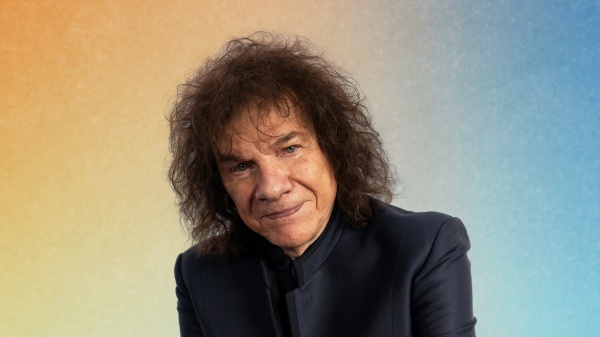 Riccardo Cocciante presenta a RTL 102.5 il nuovo album “Ho vent’anni con te”