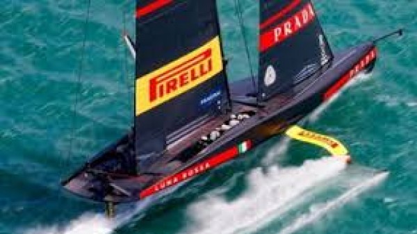 Rinviate a domani, per assenza di vento, le due regate di oggi in Coppa America, New Zeland e Luna Rossa sono sul 3-3