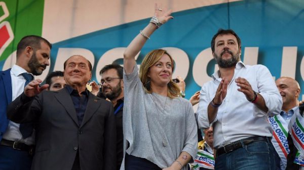 Salvini in piazza a Roma con Meloni e Berlusconi, insieme si vince