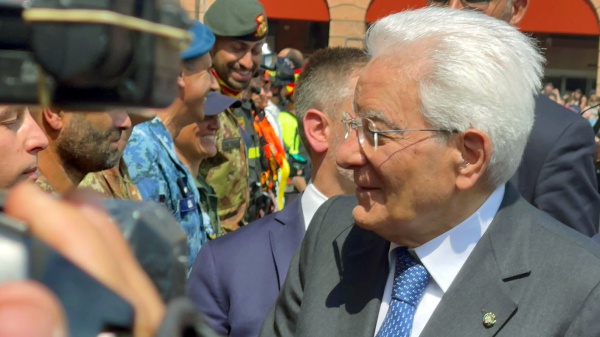 Romagna, bagno di folla per Mattarella. Il Presidente: “Non sarete mai soli, la ricostruzione sarà veloce”