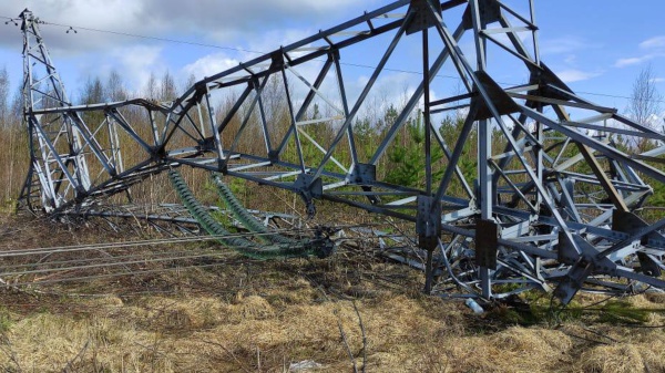 Russia, ordigno sui binari, deragliato un treno a Bryansk. In Ucraina nuovi bombardamenti