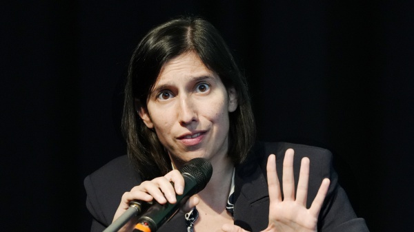 Salario minimo, Elly Schlein (Pd) a Giorgia Meloni: “Ce l’avete con i poveri, l’Italia non vi perdonerà”