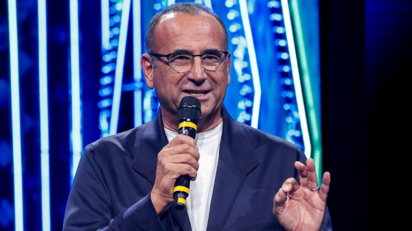 Sanremo 2026, ecco i nomi dei 30 Big in gara. Il tradizionale annuncio di Carlo Conti