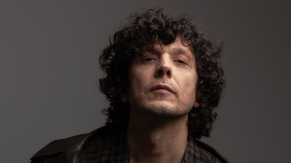 Sanremo 2026: Ermal Meta presenta a RTL 102.5 “Stella Stellina”, il brano in gara al Festival