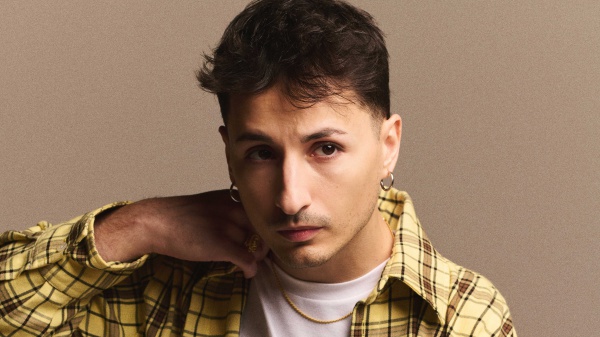 Sanremo 2026, Nayt su RTL 102.5 racconta la cover di questa sera