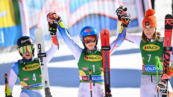 Sci, Mikaela Shiffrin vince gigante a Soelden, giornata amara per le azzurre, Sofia Goggia sedicesima