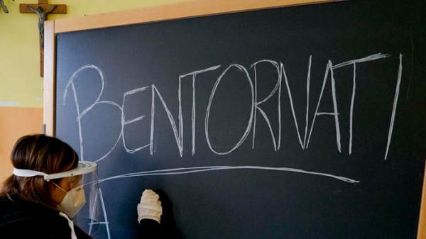 Scuola, la ripartenza in presenza il 7 gennaio delle Superiori divide anche il fronte delle Regioni