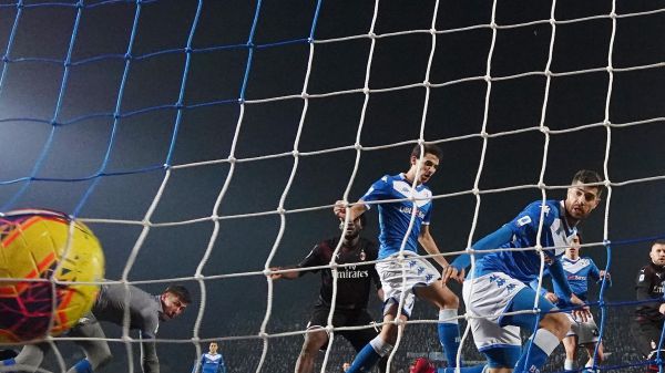 Serie A, il Milan vince uno a zero a Brescia, rete di Rebic
