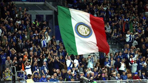 Serie A, l'Inter è campione d'Italia per la 21esima volta nella sua storia! Parma battuto 2 a 0 a San Siro