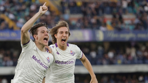 Serie A, Sassuolo-Cagliari 2-1, Verona-Fiorentina 0-1, Lazio-Parma 1-1