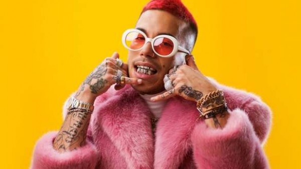 Sfera Ebbasta con "Famoso" è al primo posto nella classifica FIMI degli album più venduti della settimana?