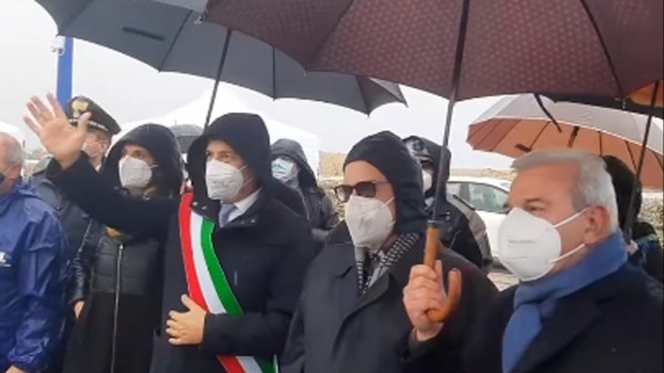 Siamo stati trattati malissimo, così i 18 marinai arrivati a Mazara del Vallo dopo la liberazione in Libia