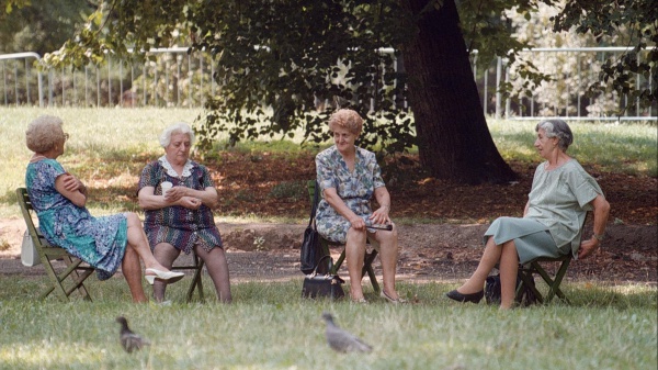 Sindrome di Dorian Gray, un italiano su due ha paura di invecchiare. Le donne molto più rispetto agli uomini