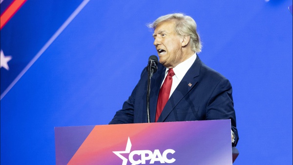 Trump, slitta ancora la decisione sulla possibile incriminazione dell'ex presidente americano