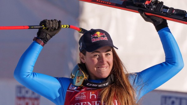 Sofia Goggia ha vinto ancora, centrando una splendida doppietta nelle discese libere a Lake Louise.