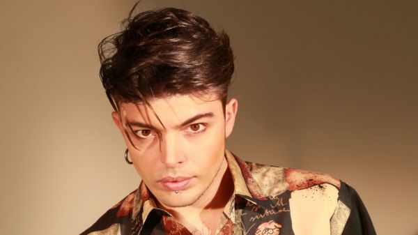 Stash, frontman dei The Kolors, a RTL 102.5: “Sono rinchiuso con i ragazzi per fare una quarantena produttiva”