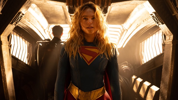 Supergirl, trama e recensione del film in uscita oggi 