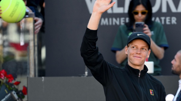 Tennis, Internazionali BNL d'Italia: Sinner demolisce Popyrin, agli ottavi derby con Pellegrino. Eliminati Bellucci e Cobolli