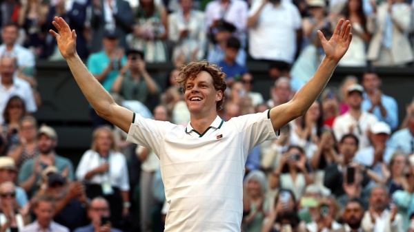 Tennis, Jannik Sinner è re a Wimbledon per il secondo anno di fila
