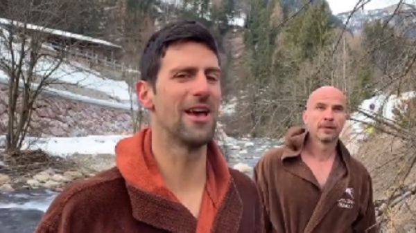 Tennis, oltre un minuto in torrente gelato, Djokovic lancia la sfida