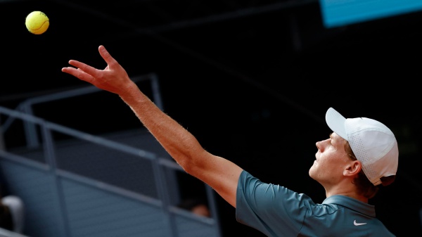 Tennis, Sinner domina Zverev a Madrid: trionfo netto e quinto Masters 1000 consecutivo da record storico