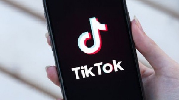 Tik Tok, sequestrato il profilo di un'influencer di Siracusa indagata per istigazione al suicidio