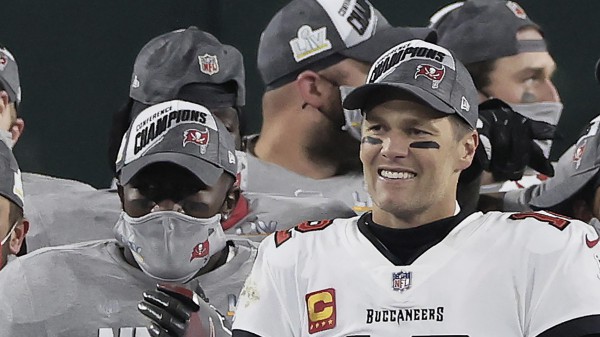Tom Brady il fenomeno, a 43 anni porta Tampa Bay al Superbowl, gli sportivi che vincono sopra gli "anta"