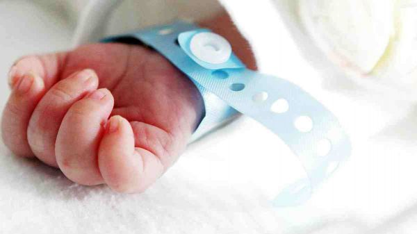 Torino, bimbo con rarissima malattia abbandonato in ospedale