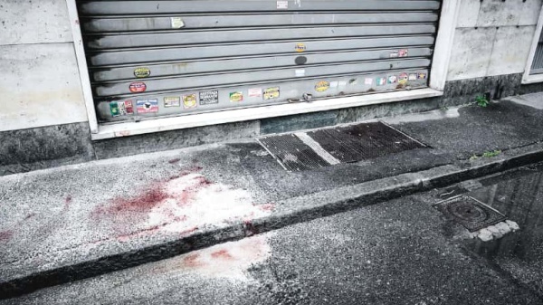 Torino: uomo ucciso con numerose coltellate  nella notte a Collegno,  l'omicida  che era incappucciato è in fuga