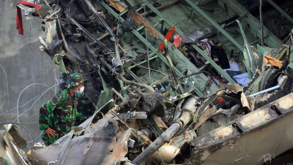 Tragedia aerea in Colombia, un volo militare precipita a Putumayo con oltre 100 soldati a bordo