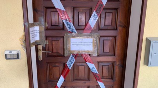 Tragedia familiare in provincia di Varese, un pregiudicato ai domiciliari uccide il figlio di 7 anni