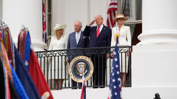 Trump accoglie Carlo III alla Casa Bianca. Prima il bilaterale, poi il re è arrivato al Congresso