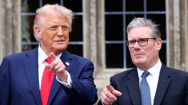 Trump da Starmer: "Putin mi ha molto deluso, evitiamo la terza guerra mondiale"